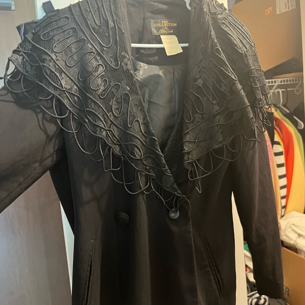 Beautiful Designer Skirt Suit Size 10. Preowned
